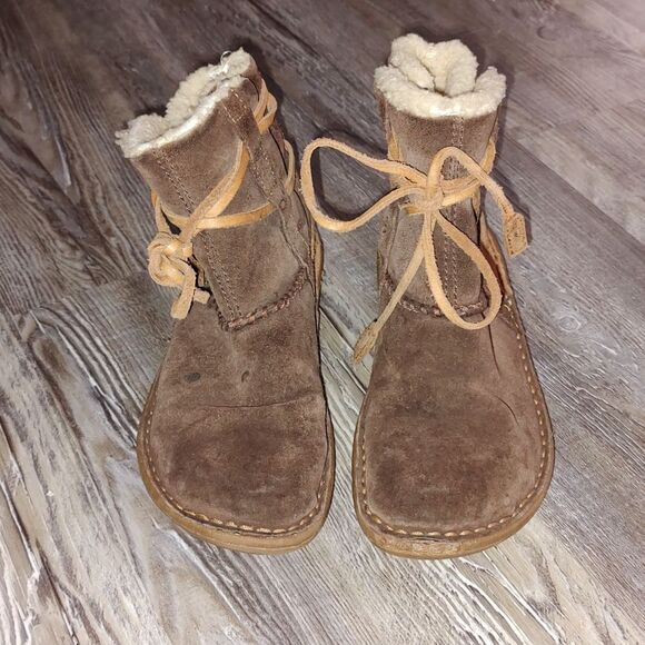 UGG 'La Jolla' Boots chocolate Youth size 3 - Picture 2 of 9